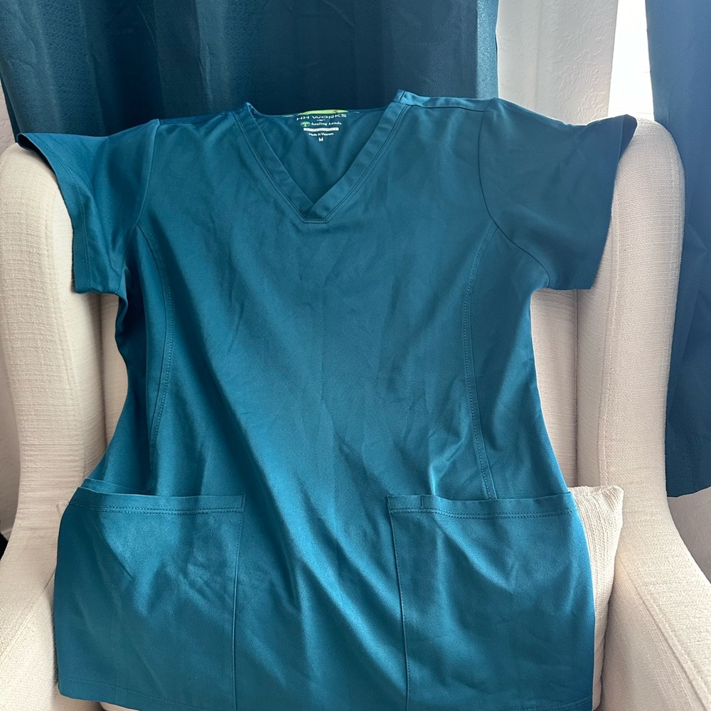 Scrub set - Picture 4 of 7